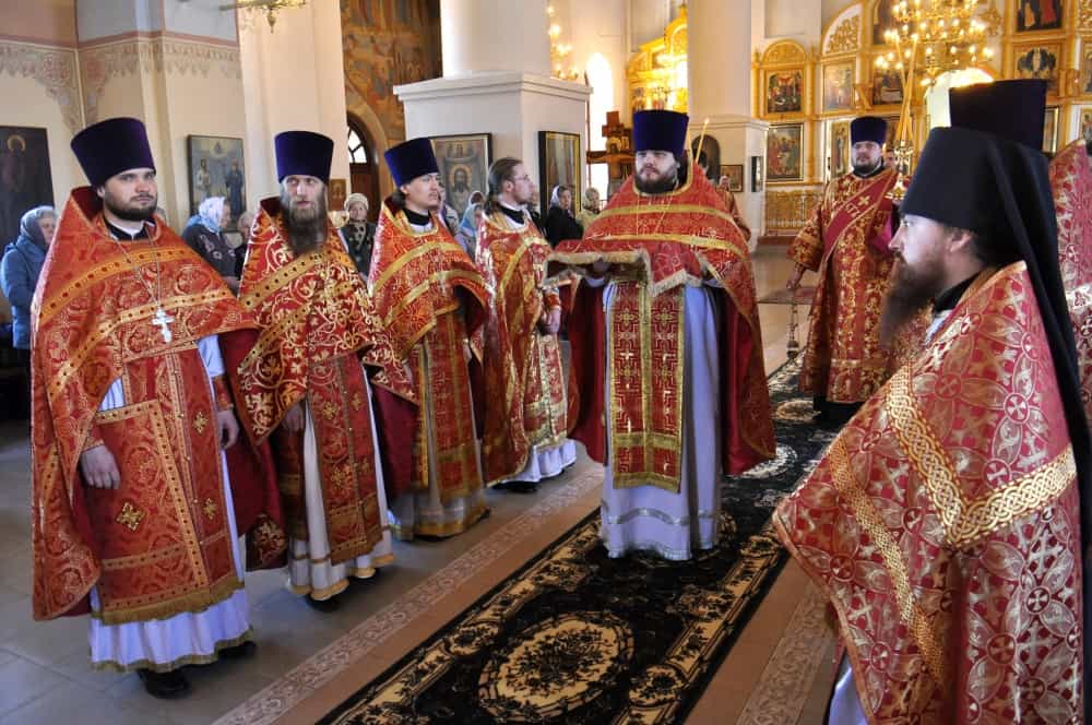 Празднование Пасхи Христовой в Кирово-Чепецке. Встреча Благодатного огня
