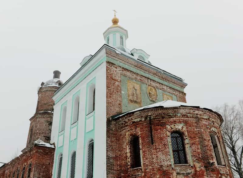 В храме Владимирской иконы Божией Матери с. Илгань впервые состоялась Божественная литургия архиерейским чином