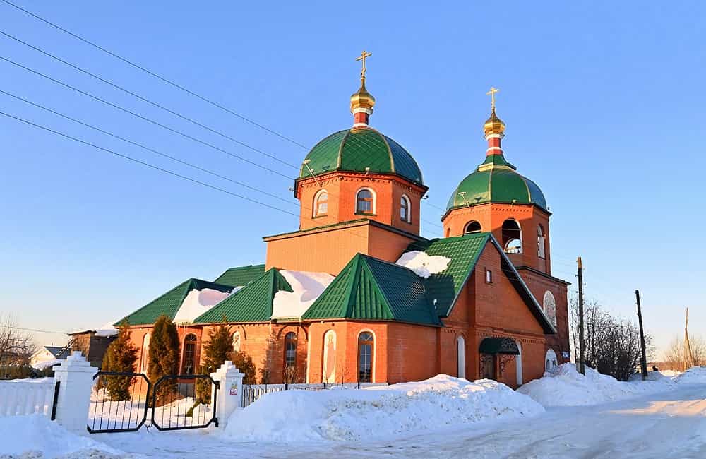 Торжественное богослужение в храме в честь Михаила Архангела