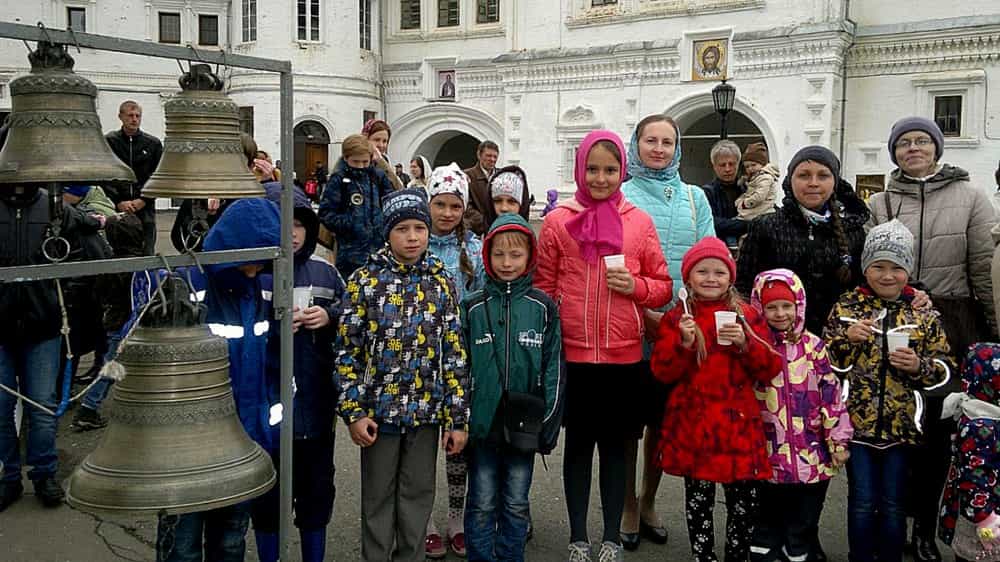 Воспитанники Воскресной школы Троицкой церкви слободы Макарье приняли участие в празднике колокольного звона