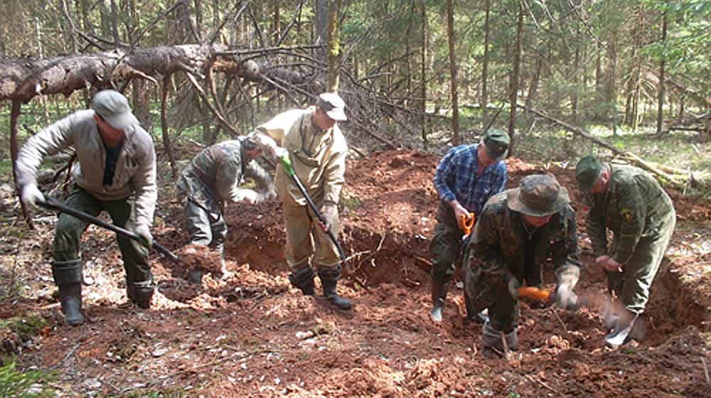 Отряд «Кречет» возвращается из очередной экспедиции в Новгородской области