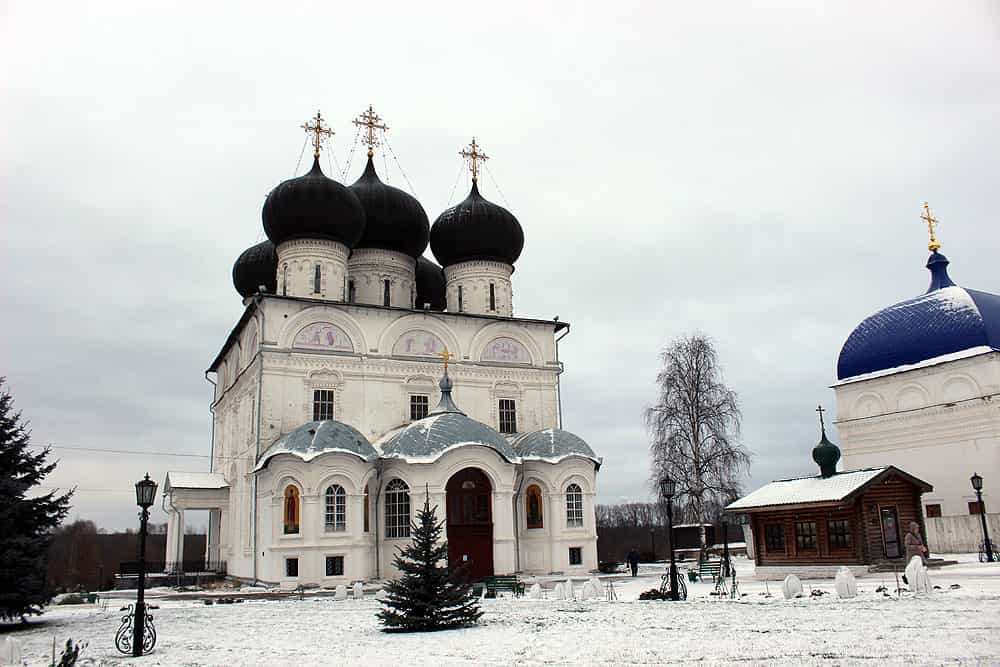 В четверг утром в Свято-Успенском кафедральном соборе совершен молебен святителю Спиридону