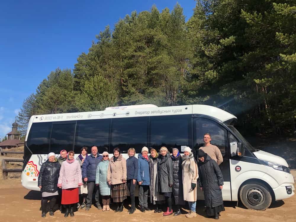 В Вербное воскресенье паломники помолились в Великорецком и Медянах
