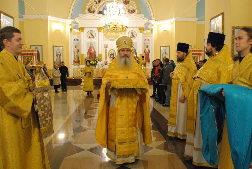 В день памяти святителя Николая Чудотворца митрополит Марк возглавил служение Литургии в Подворье Трифонова монастыря с. Великорецкое