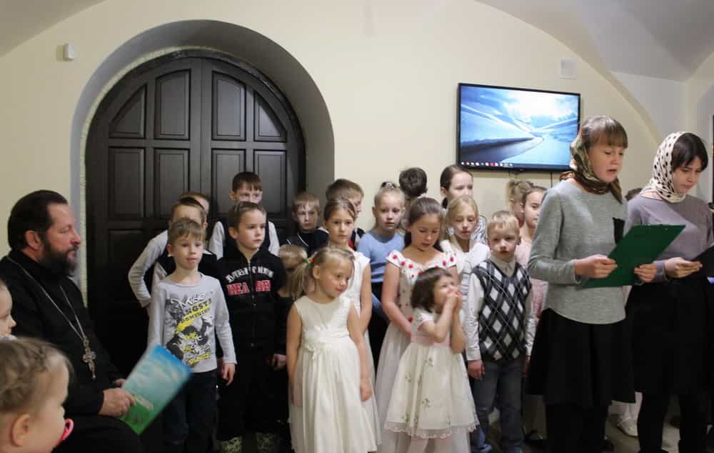 День матери в воскресной школе Успенской церкви Кукарского благочиния