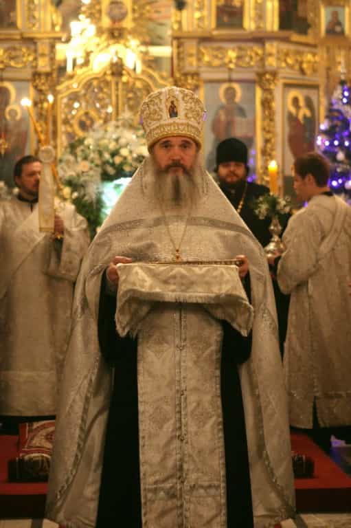 Митрополит Вятский и Слободской Марк совершил Великую Вечерню в Успенском кафедральном соборе г. Кирова