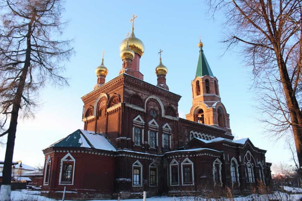 В престольный праздник Никольского храма города Слободского митрополит Марк возглавил всенощное бдение