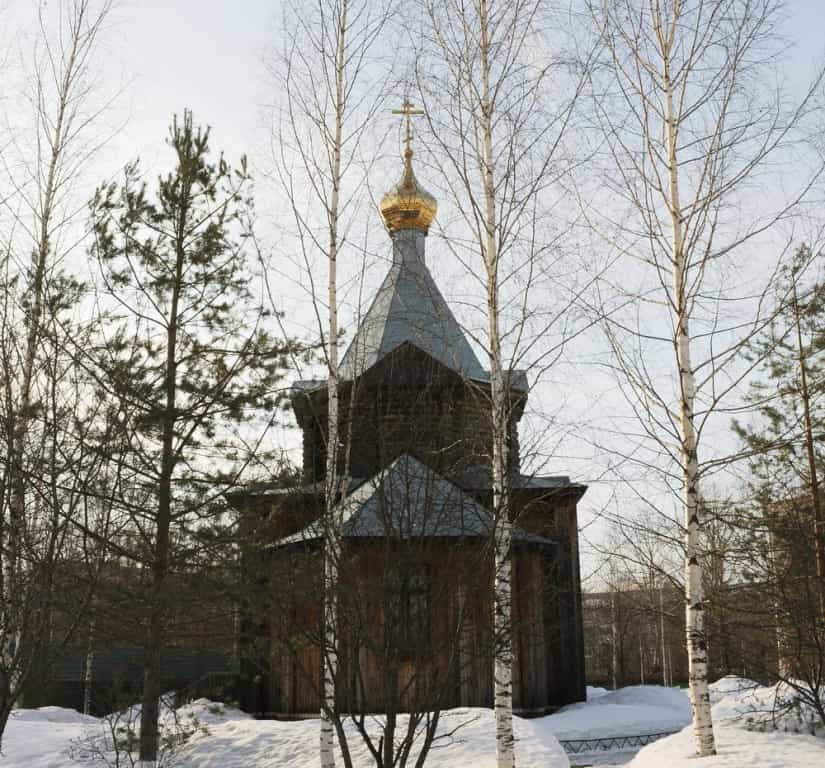 Митрополит Вятский и Слободской Марк совершил вечерню с чином последования Пассии в церкви в честь Казанской иконы Божией Матери поселка Лянгасово