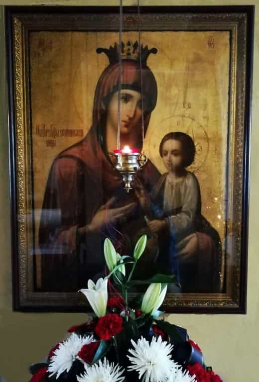 В Михаило-Архангельском храме мкр. Радужного состоялся молебен с акафистом у Афонского образа Божией Матери «Скоропослушница»