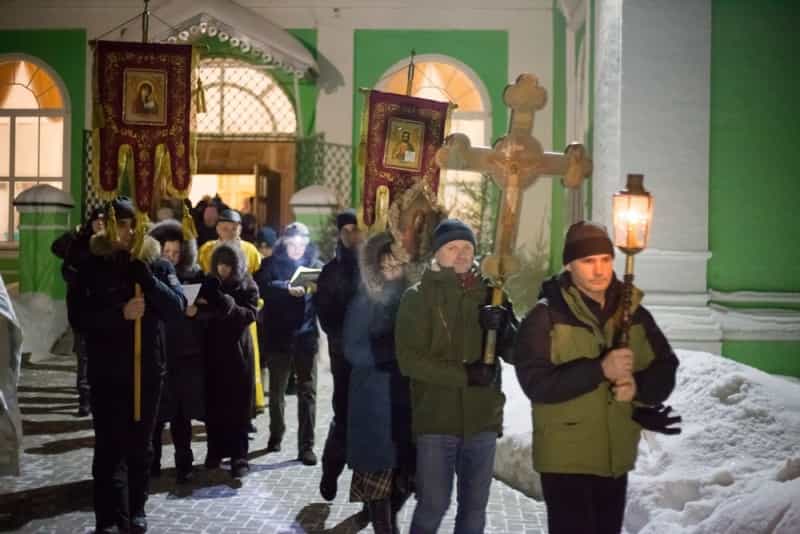 В ночь на Крещение группа сотрудников Главного управления МЧС посетила село Волково