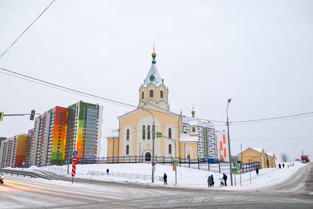 В храме Рождества Пресвятой Богородицы города Кирова совершилось торжественное богослужение