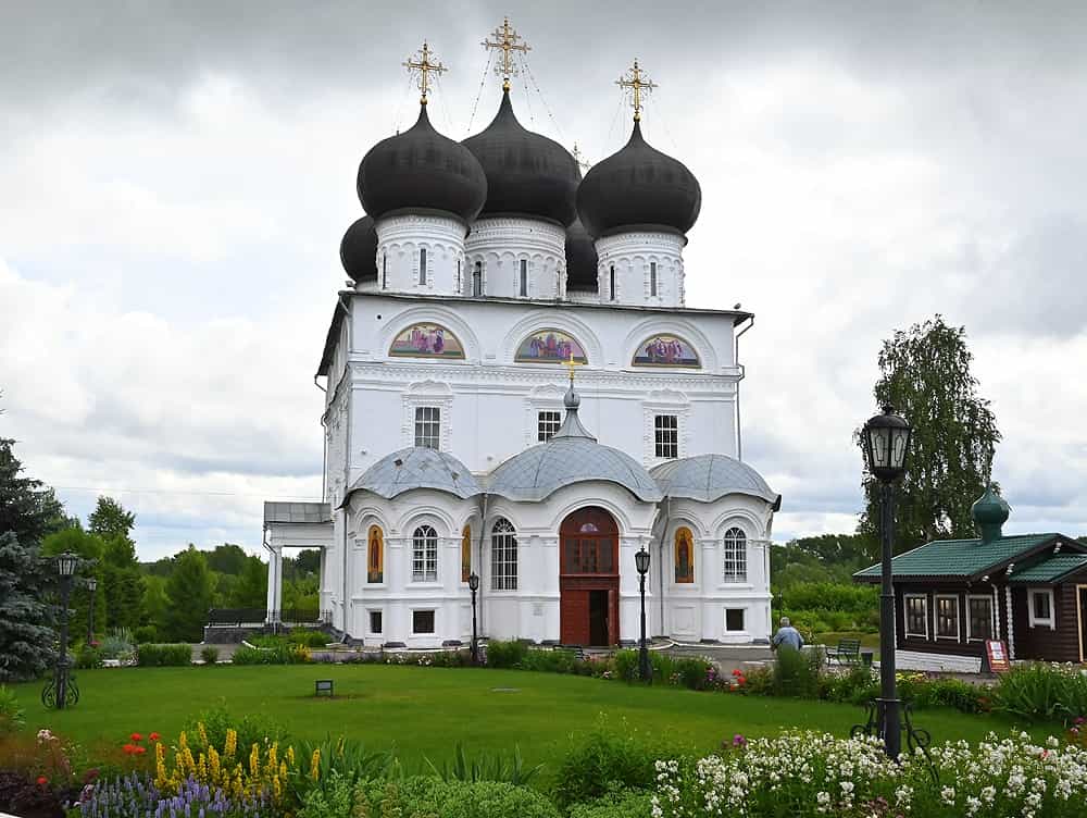 Спортсмены посетили Трифонов монастырь