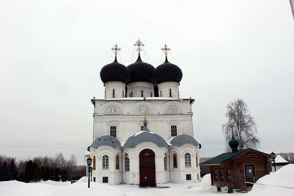 В Свято-Успенском кафедральном  соборе в пятницу первой седмицы Великого поста совершилась Литургия Преждеосвященных Даров