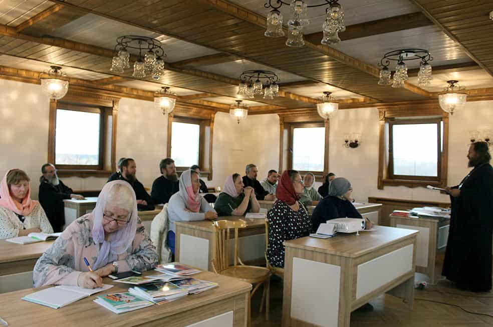 Круглый стол «Духовный выбор человека. Задачи современной приходской катехизации»