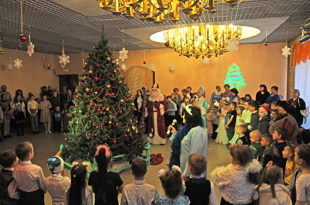 Рождественской детский праздник прошел в РЦ «Янтарь» города Кирово-Чепецка