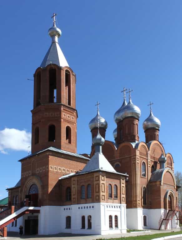 Божественная литургия в Всехсвятском соборе города Кирово-Чепецка