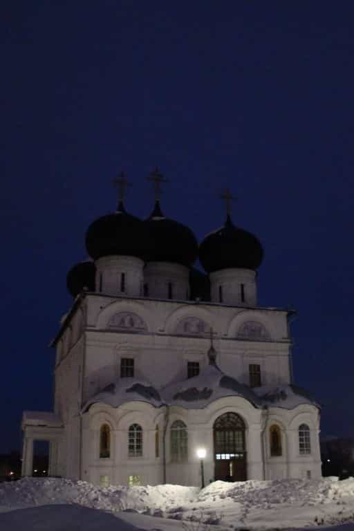 Вечерня с Чином прощения в Успенском кафедральном соборе Трифонова монастыря