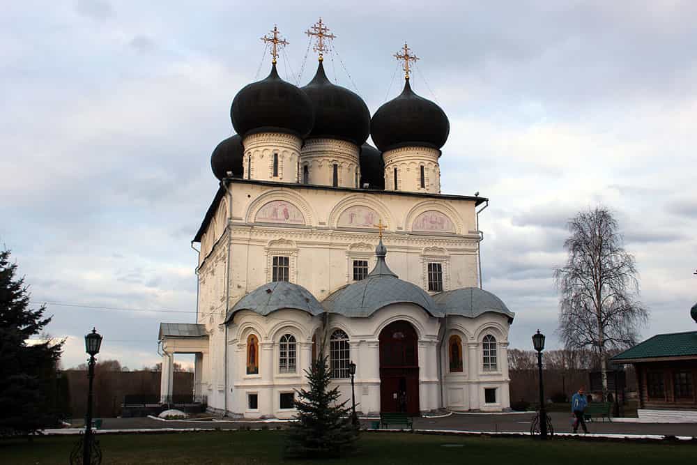 Утреня с чтением 12-ти Евангелий в Свято-Успенском кафедральном соборе