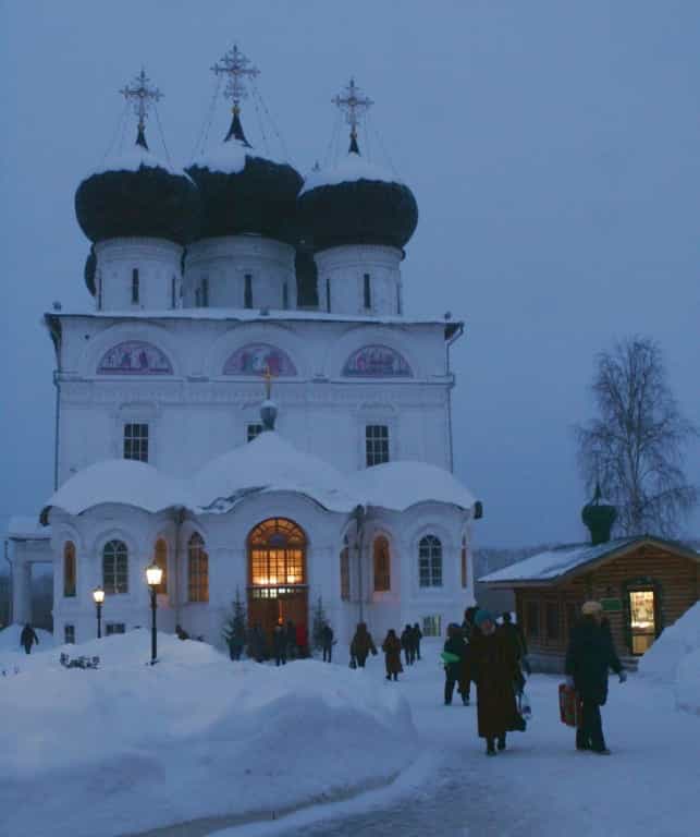 Порядка 10 тысяч православных Вятской Митрополии совершили омовение в праздник Крещения Господня