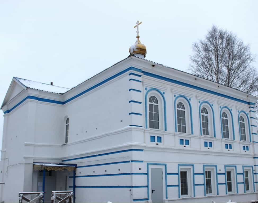 Митрополит Марк возглавил Литургию в престольный праздник церкви Казанской иконы Божией Матери села Бурмакино