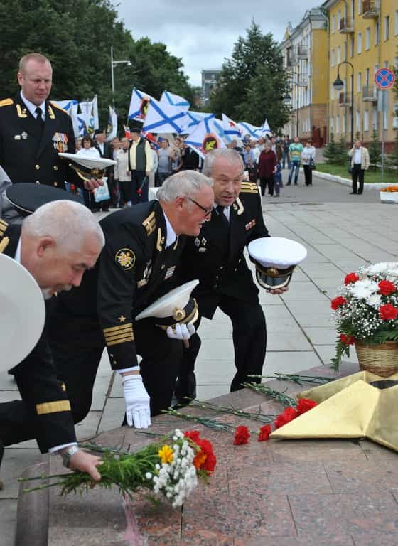 В день военно-морского флота в Спасском соборе города Кирова прошел молебен