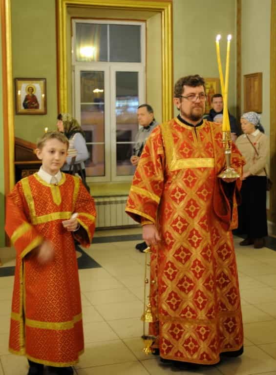 В канун дня памяти святой великомученицы Екатерины митрополит Вятский и Слободской Марк совершил Всенощное бдение в Екатерининском храме г. Кирова