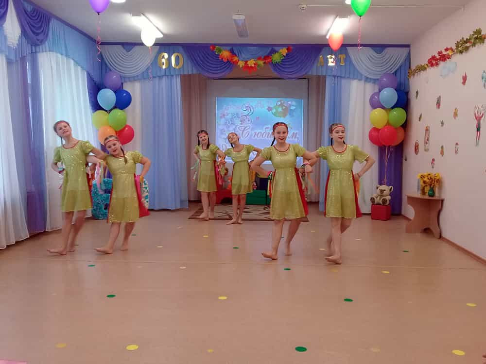 Приход Троицкой церкви сл. Макарье и Миссионерский отдел Вятской епархии поздравили детский сад № 46 города Кирова с 60-летним юбилеем