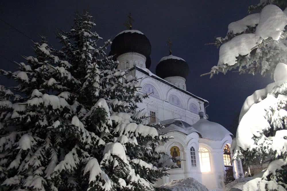 Всенощное бдение в Свято-Успенском кафедральном соборе в канун праздника Крещения Господня