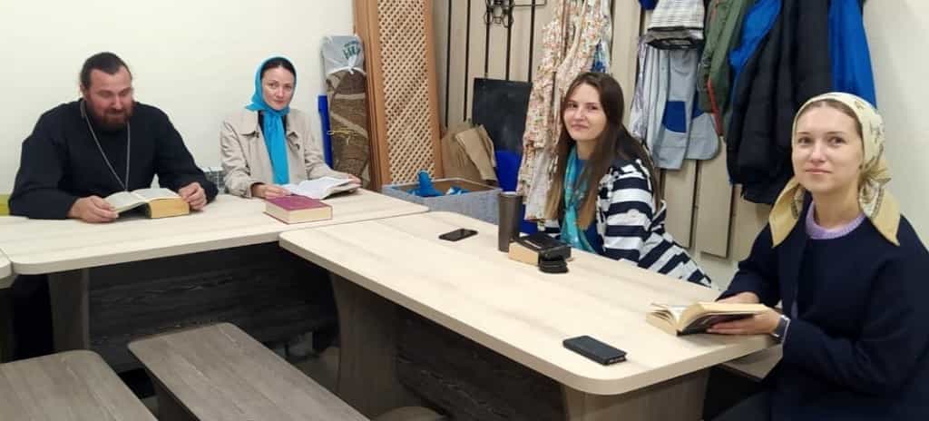 Состоялась молодежная встреча на приходе храма в честь сорока мучеников Севастийских