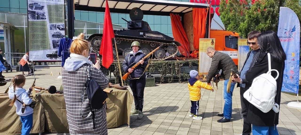 Православный молодежный центр принял участие в межрегиональной акции «Маршрут Памяти» с выставкой «Небесные воины»