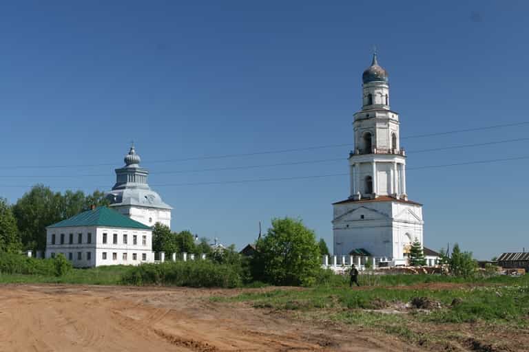 Митрополит Вятский и Слободской Марк освятил скважину в Великорецком