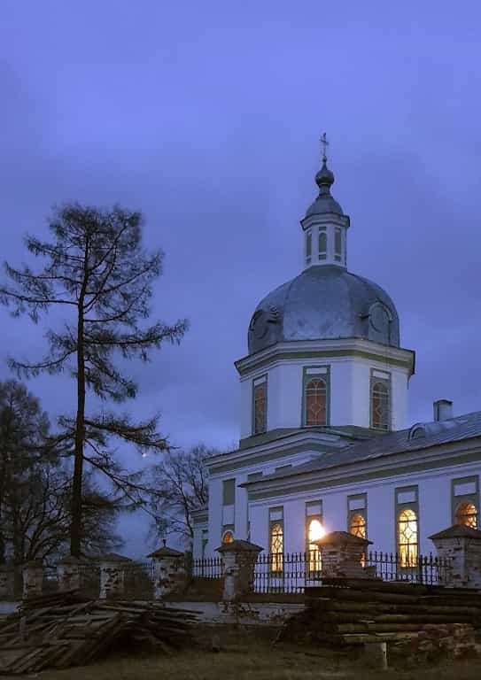 Встреча Пасхи Христовой в Троицкой церкви села Истобенск