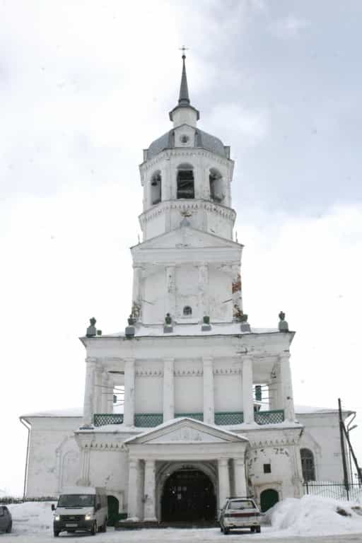 Митрополит Марк возглавил Литургию в Троицком храме села Кстинино