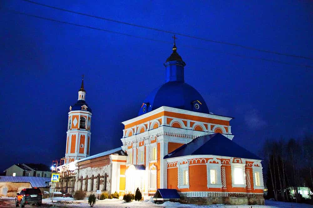 В канун праздника иконы Божией Матери «Знамение» митрополит Марк совершил всенощное бдение в церкви Знамения Пресвятой Богородицы села Пасегово