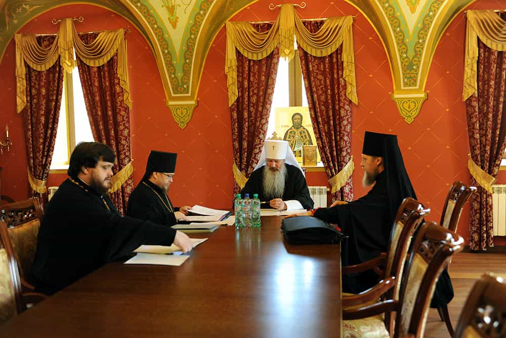 Состоялась встреча участников Архиерейского совета Вятской митрополии с губернатором Кировской области