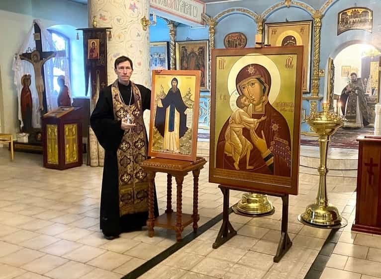 Всехсвятский храм украсят новые иконы