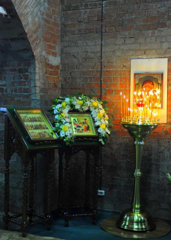 В праздник Рождества Пресвятой Богородицы митрополит Марк совершил Литургию в строящемся храме в микрорайоне Чистые Пруды г. Кирова