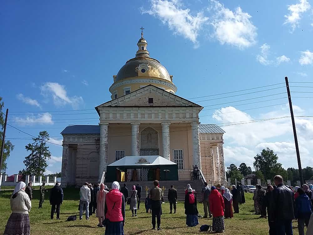 День Святой Троицы молитвенно встретили в Великорецком подворье Трифонова монастыря