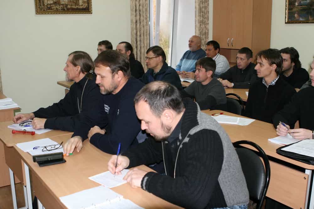 Состоялась встреча митрополита Марка со студентами первого курса заочного отделения священнослужителей