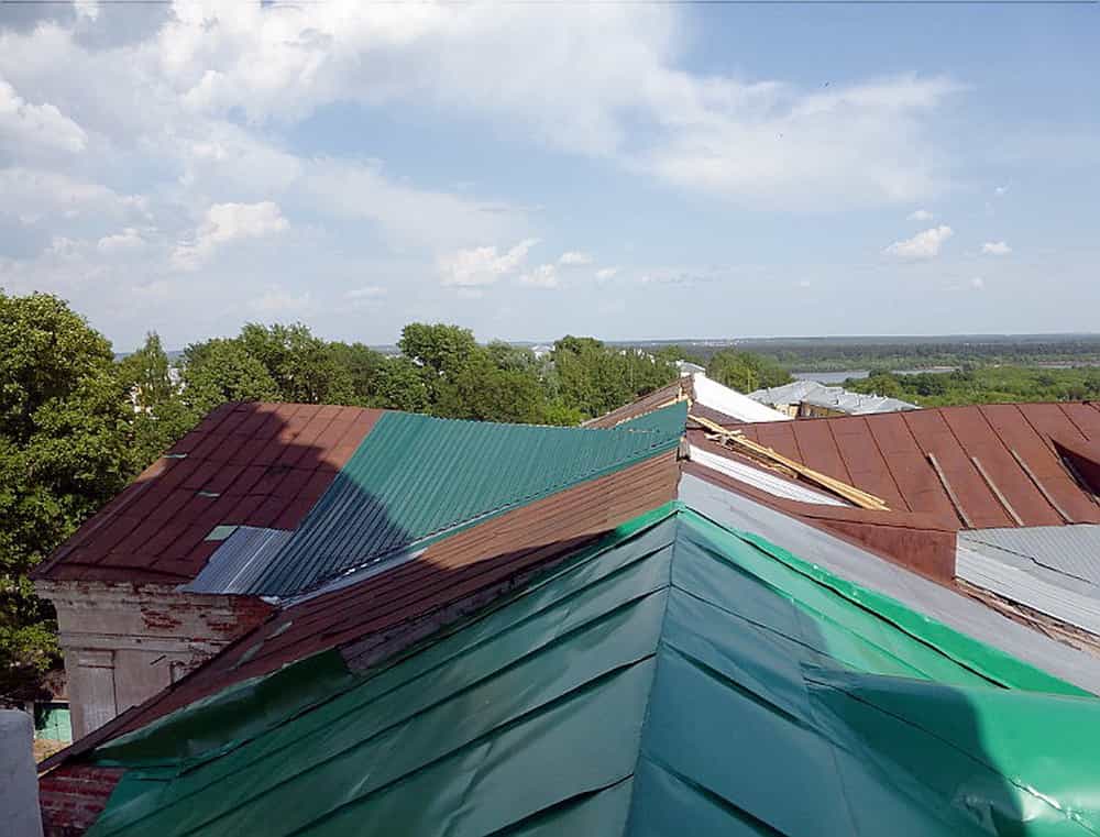 У Спасского собора появилась крыша