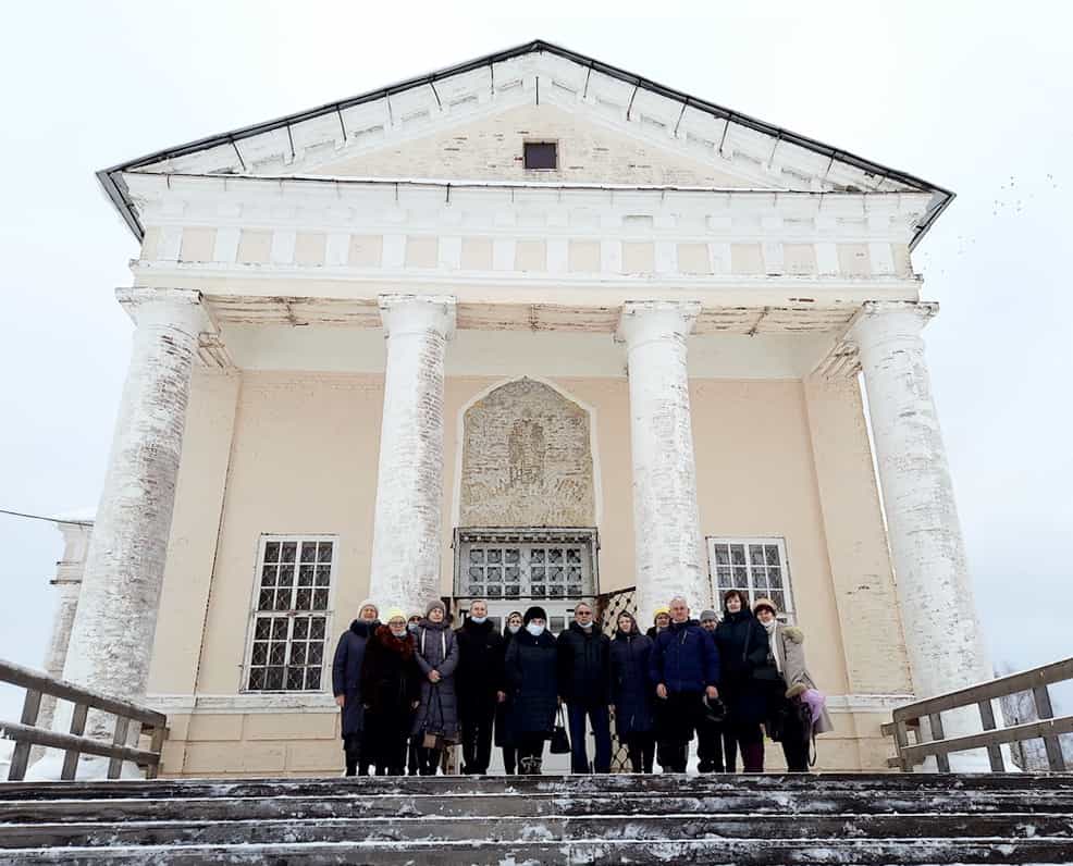 В день памяти святителя Николая Чудотворца состоялась поездка в село Великорецкое, организованная паломнической службой Трифонова монастыря.