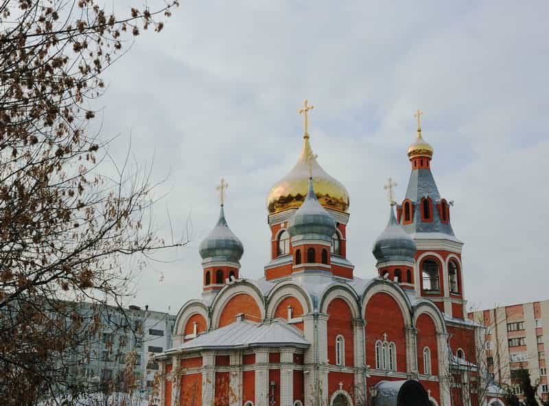 Митрополит Марк совершил заупокойное богослужение в храме Великомученика и целителя Пантелеимона г. Кирова