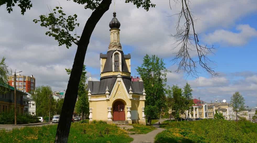 Состоялся молебен Михаилу Архангелу в часовне у Раздерихинского оврага