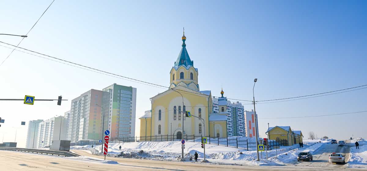 Прихожане храма Рождества Пресвятой Богородицы помолились о даровании победы над супостаты