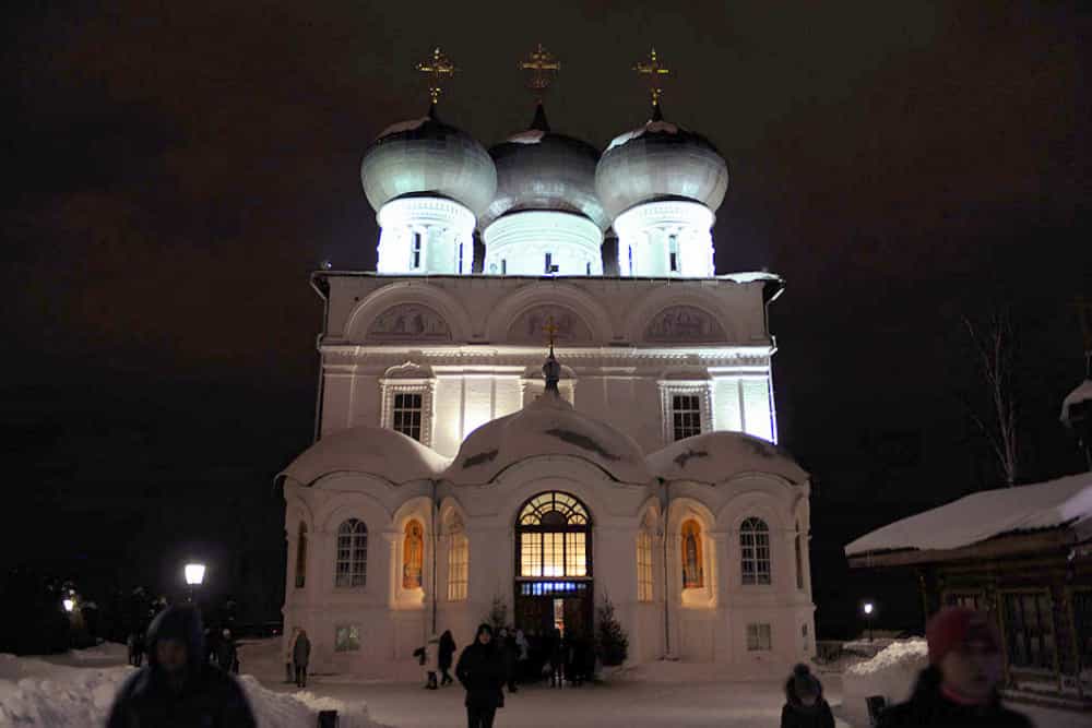 В праздник Крещения Господня глава Вятской митрополии совершил Литургию и чин великого освящения воды в Успенском кафедральном соборе в Кирове