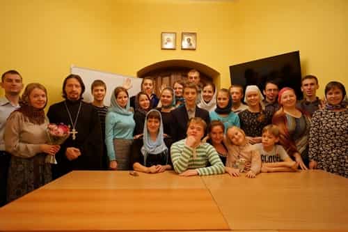 Приглашаем на молодежные встречи при храме святых мучениц Веры, Надежды, Любови и Софии