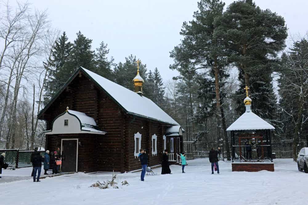 Митрополит Вятский и Слободской Марк возглавил Литургию в Престольный праздник храма Божией Матери «Скоропослушница» г. Кирова