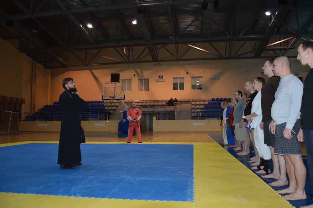 Андрей Кочергин поделился с вятской молодежью ценным опытом основ боевого искусства