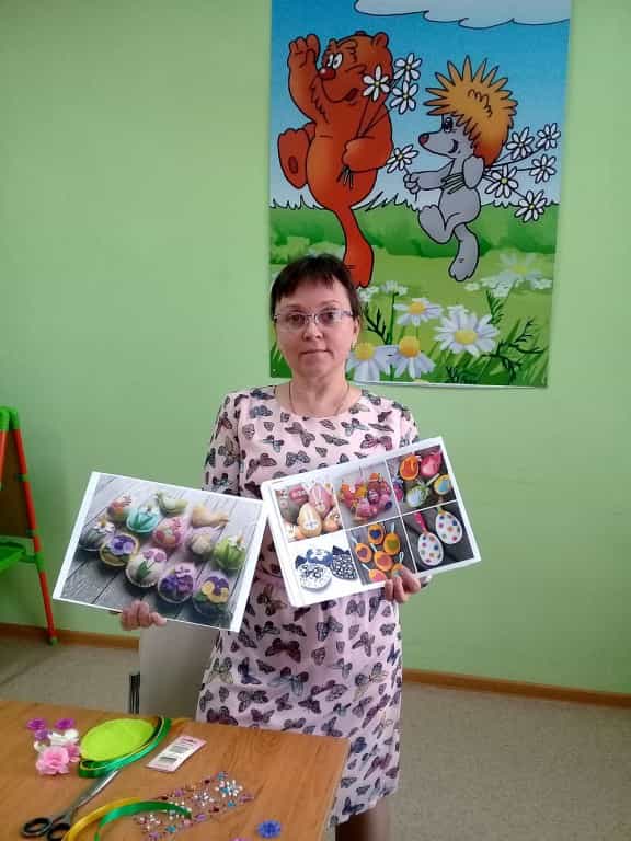 Миссионерский отдел организовал пасхальный мастер-класс для юных пациентов детского отделения гематологии и химиотерапии