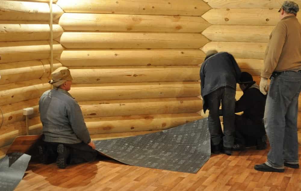 В храме в честь иконы Божией Матери «Скоропослушница» произведена укладка линолеума